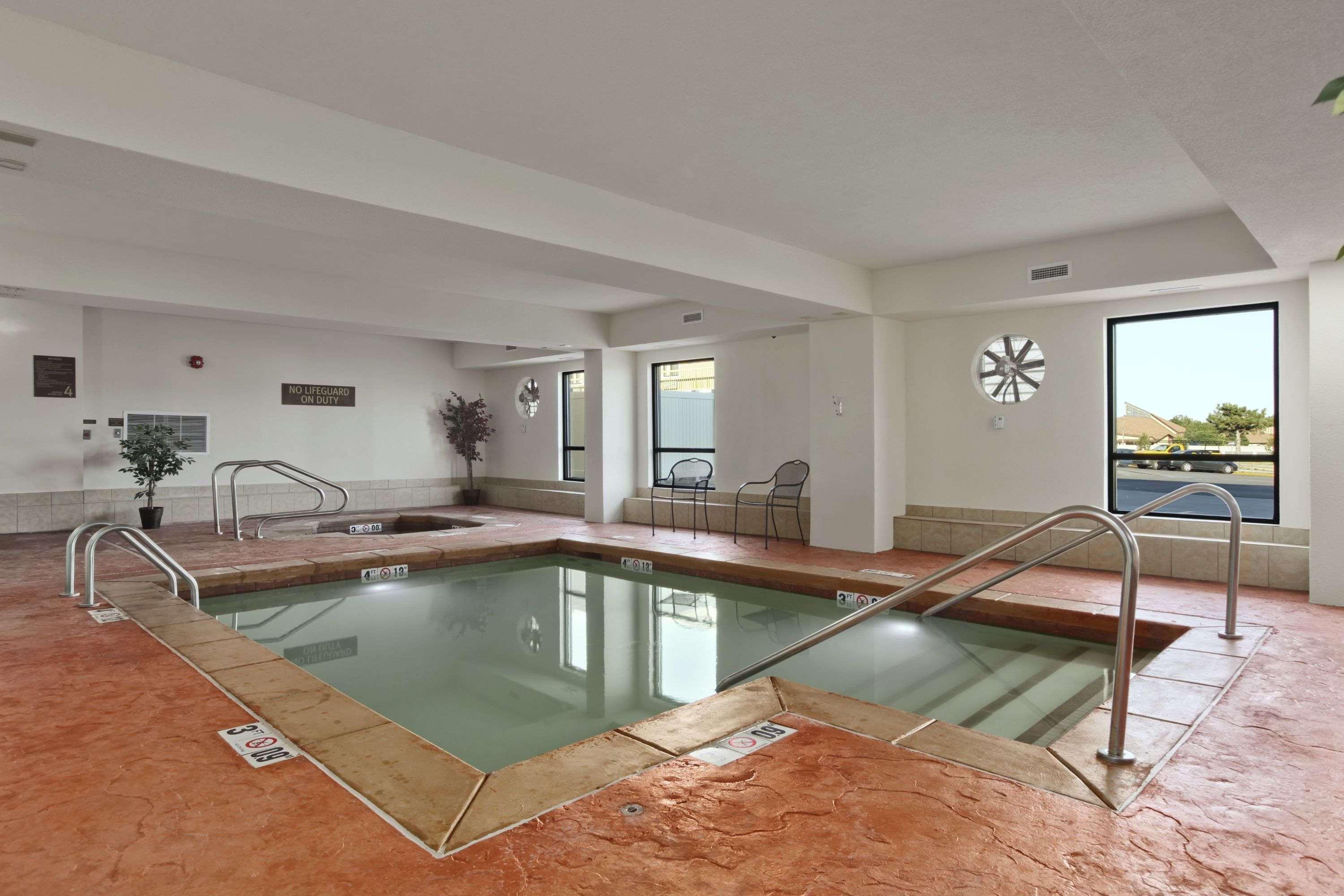 Sky Tree Hotels Tulsa Ngoại thất bức ảnh