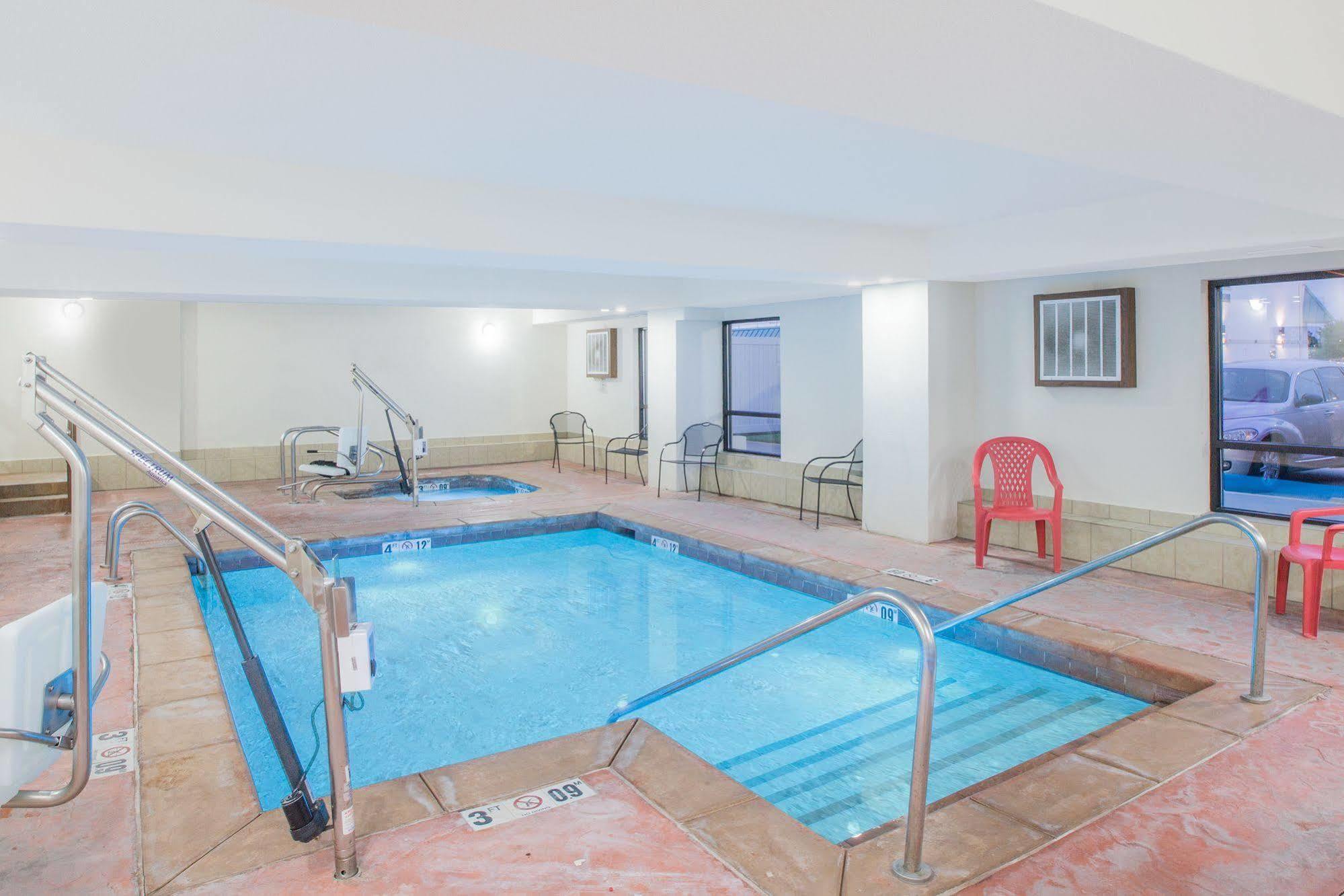 Sky Tree Hotels Tulsa Ngoại thất bức ảnh